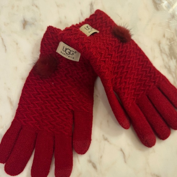 UGG Winter Dark Red Sweater Weather pom pom hat infinity scarf Set. NWT - Picture 4 of 6